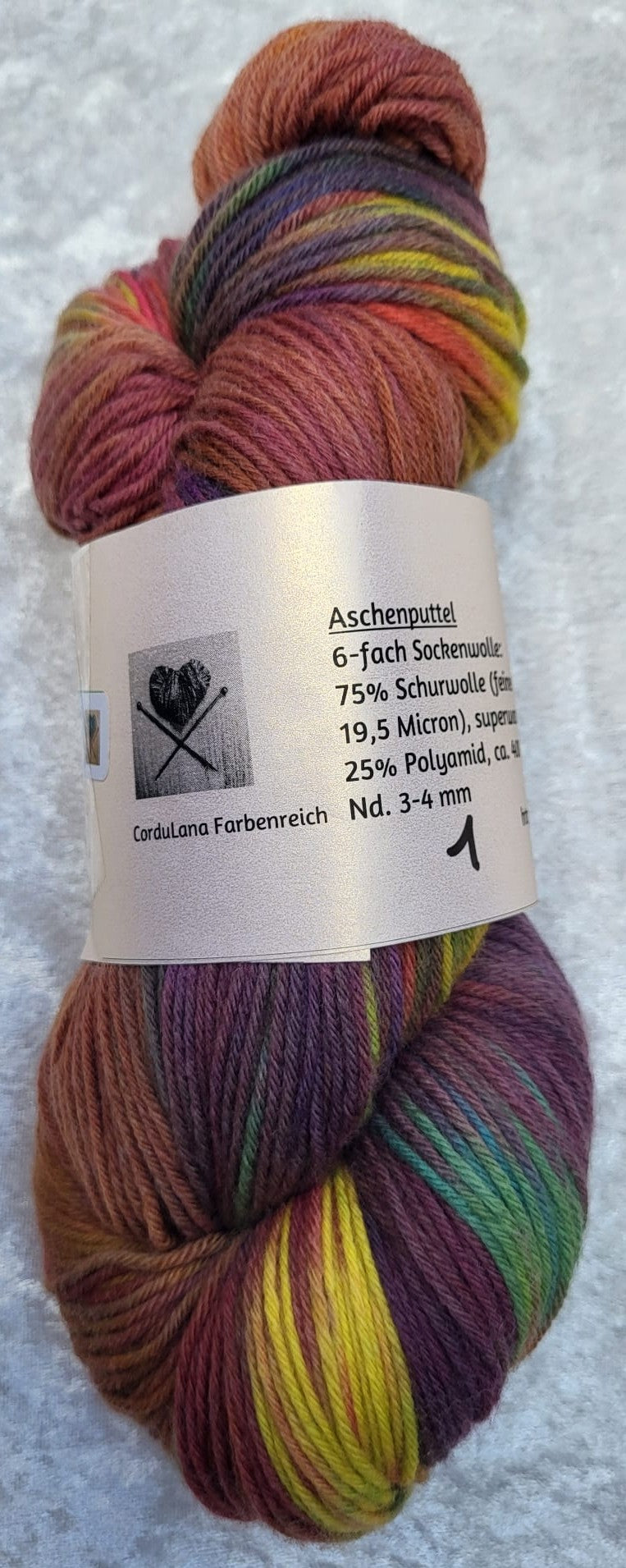 6-fach Sockenwolle: 75 % Schurwolle, 25 % Polyamid