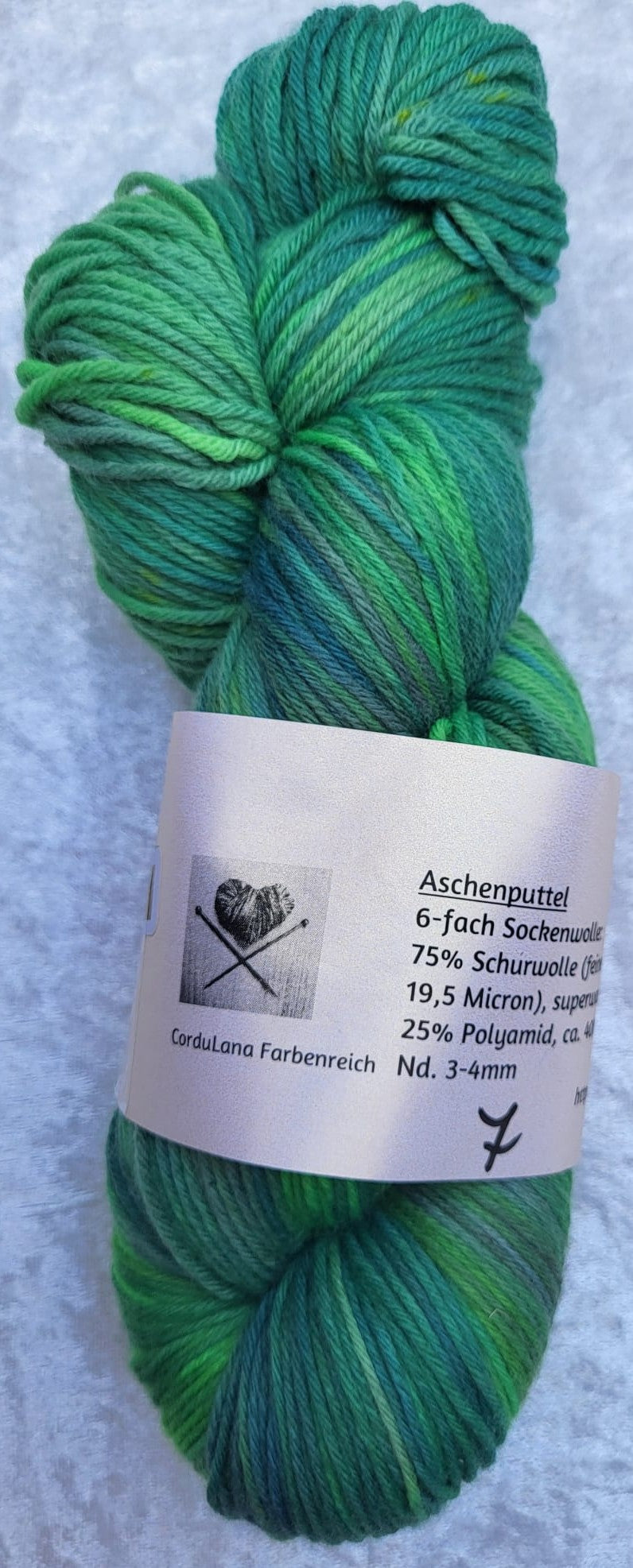 6-fach Sockenwolle: 75 % Schurwolle, 25 % Polyamid