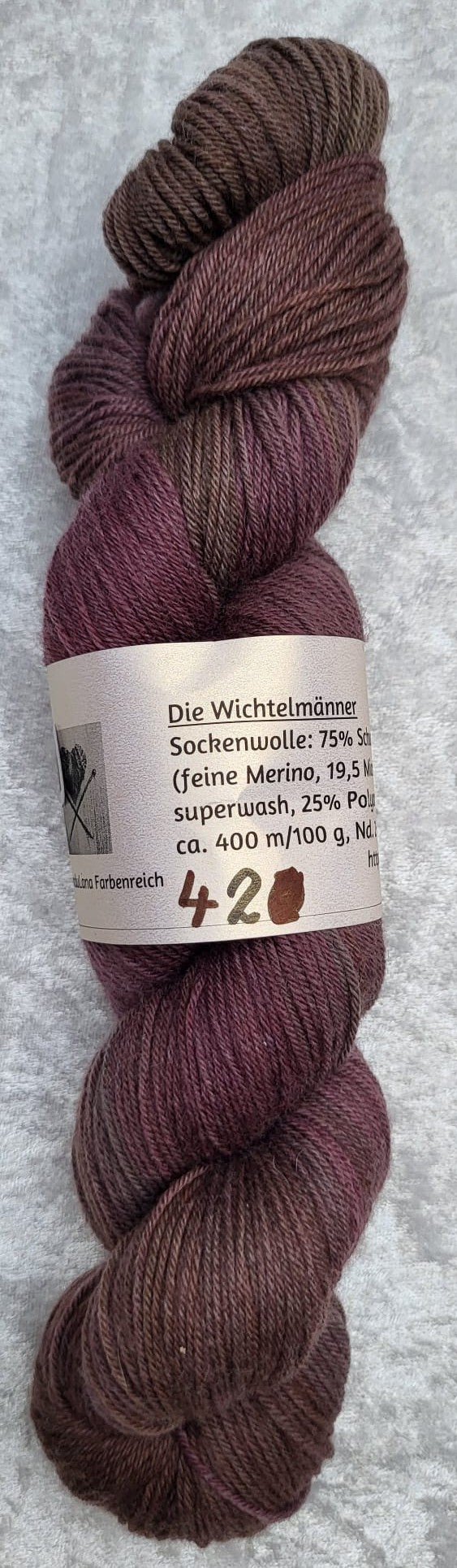 4-fach Sockenwolle: 75 % Schurwolle, 25 % Polyamid