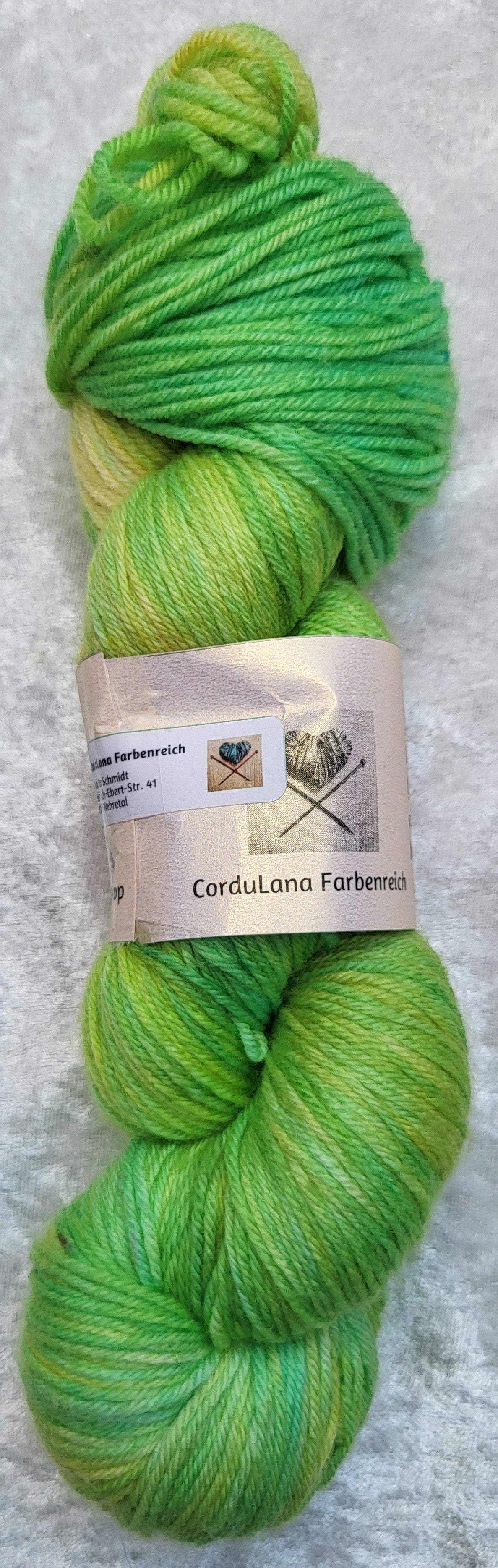 Schneewittchen: 100 % Schurwolle (16 Micron), superwash, ca. 360 m / 100 g