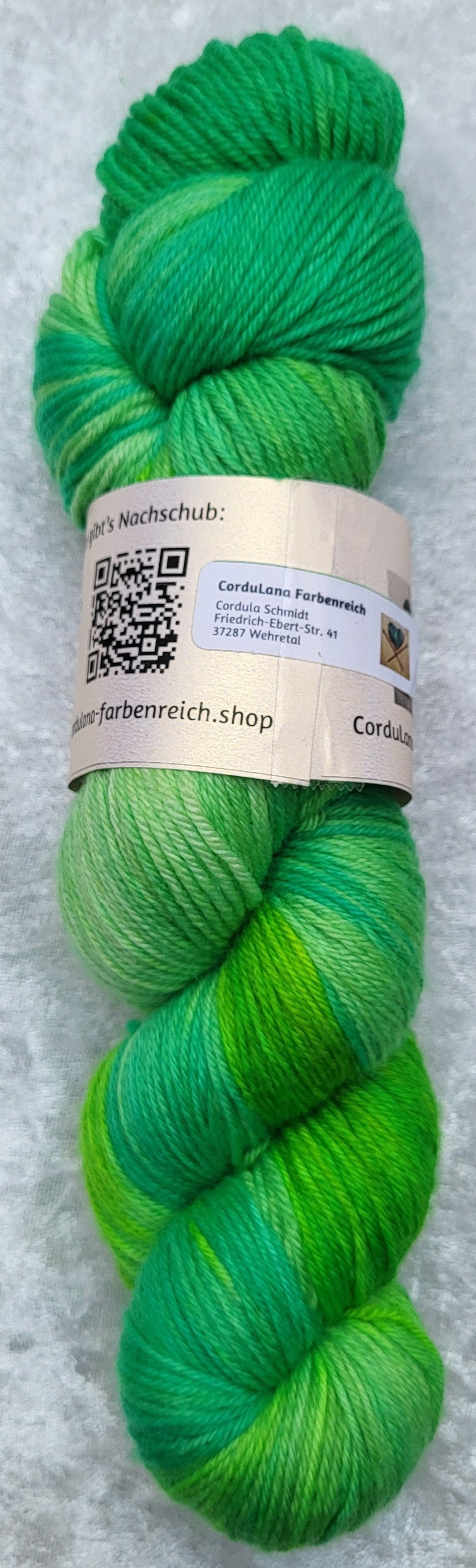 Schneewittchen: 100 % Schurwolle (16 Micron), superwash, ca. 360 m / 100 g