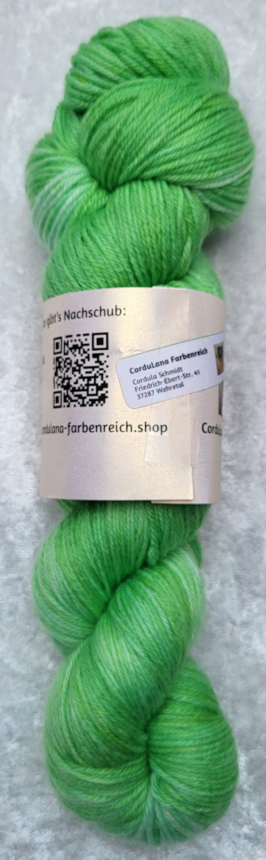 Schneewittchen: 100 % Schurwolle (16 Micron), superwash, ca. 360 m / 100 g