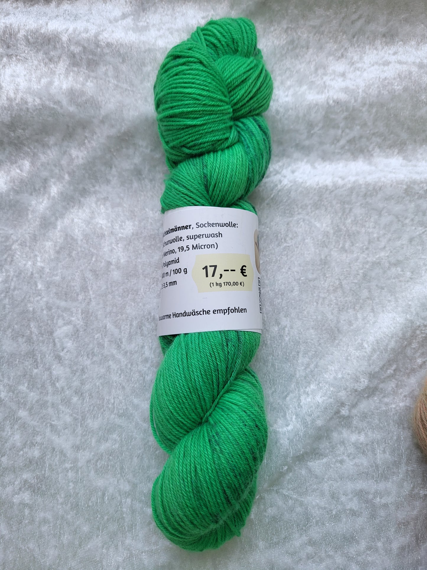 4-fach Sockenwolle: 75 % Schurwolle, 25 % Polyamid