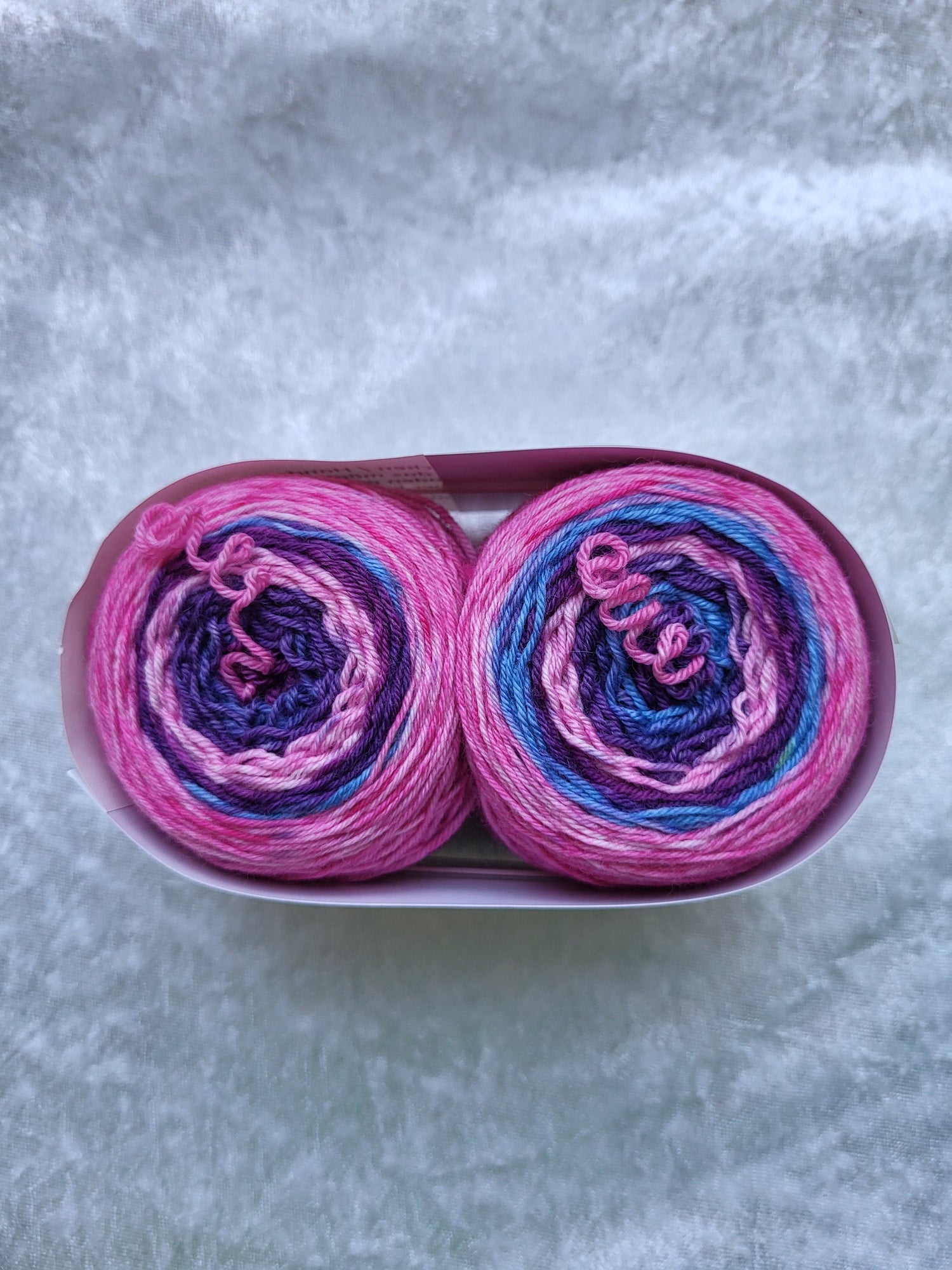 Sockenwolle 2 Gleiche, 75 % Wolle (Merino superwash), 25 % Polyamid (Nylon) 2x 50 g
