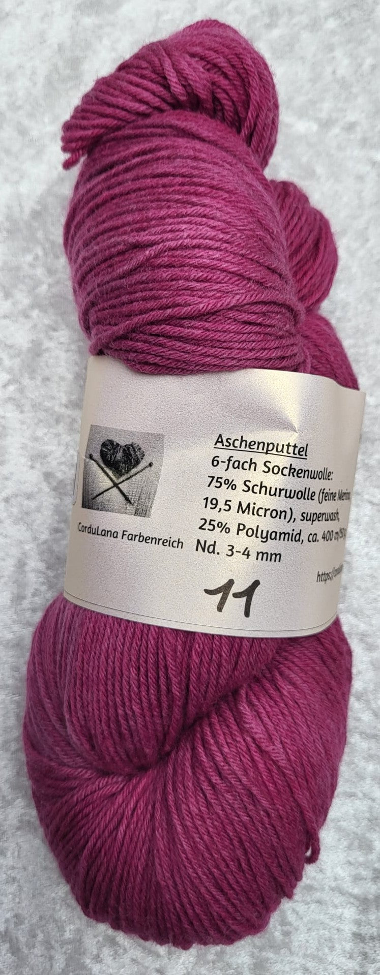 6-fach Sockenwolle: 75 % Schurwolle, 25 % Polyamid