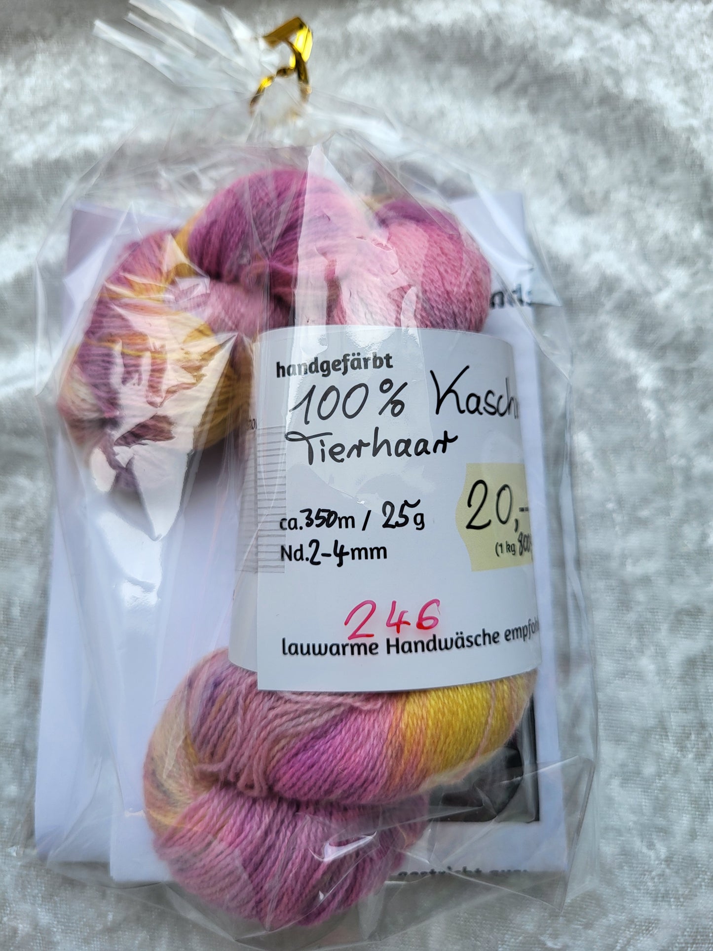 100 % Kaschmir ca. 350 m / 25 g
